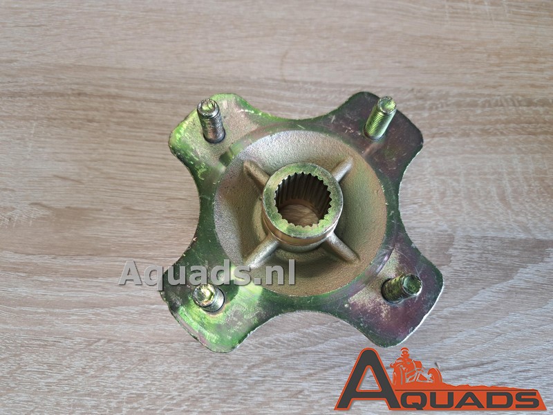 Wielnaaf achter Shineray 300-STE
